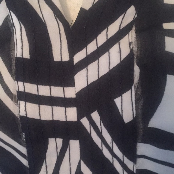 CLASSY FUN DRESS - Picture 7 of 8